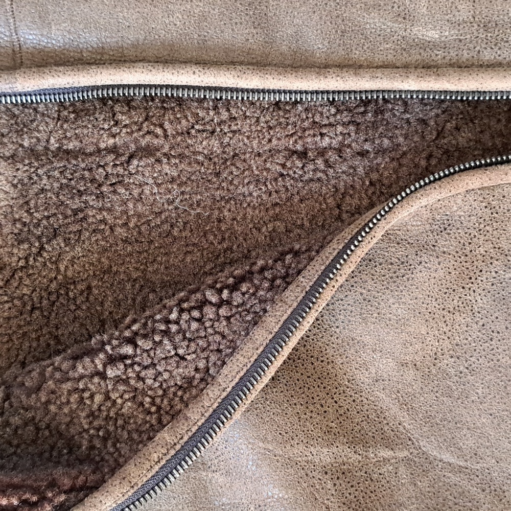 PAUL STUART  100% sheepskin vest size Large Made In Turkey - Picture 2 of 10